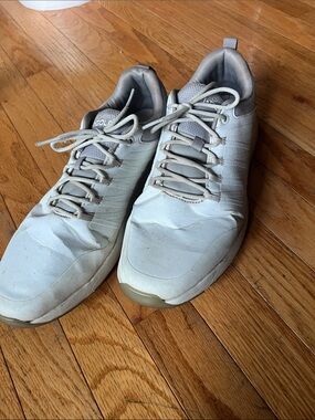 Sketchers GoGolf Men's Golf Sneakers in Light Gray